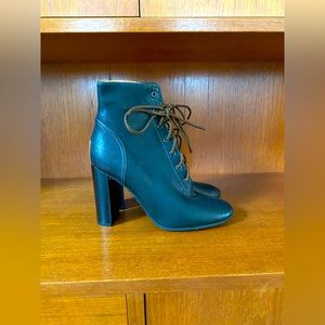 Chloé leather heeled ankle boots